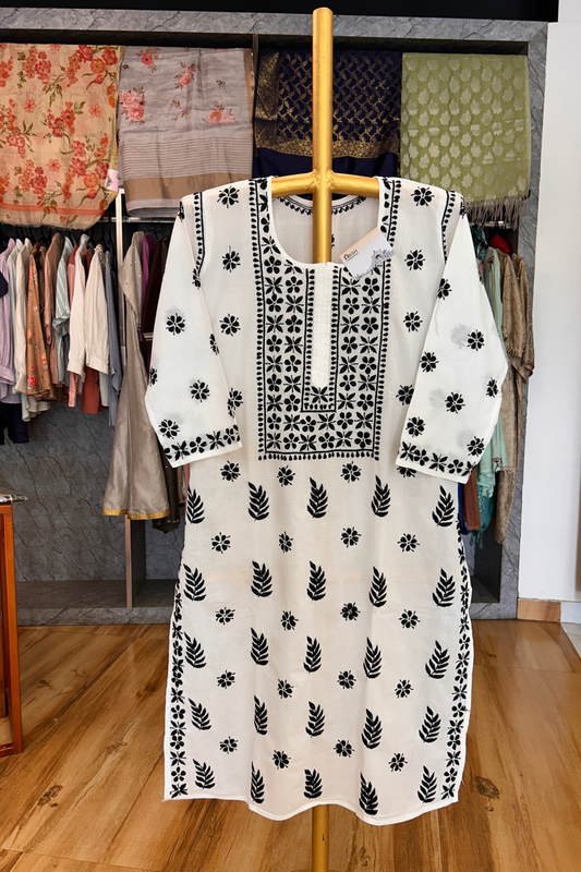 Arsh Handcrafted Mul Cotton White Cotton Kurti