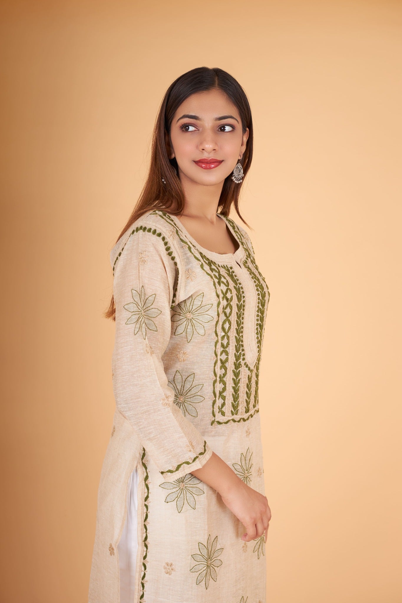 Arsh Handcrafted Gala Boota Khadi Cotton Kurti - arshchikan