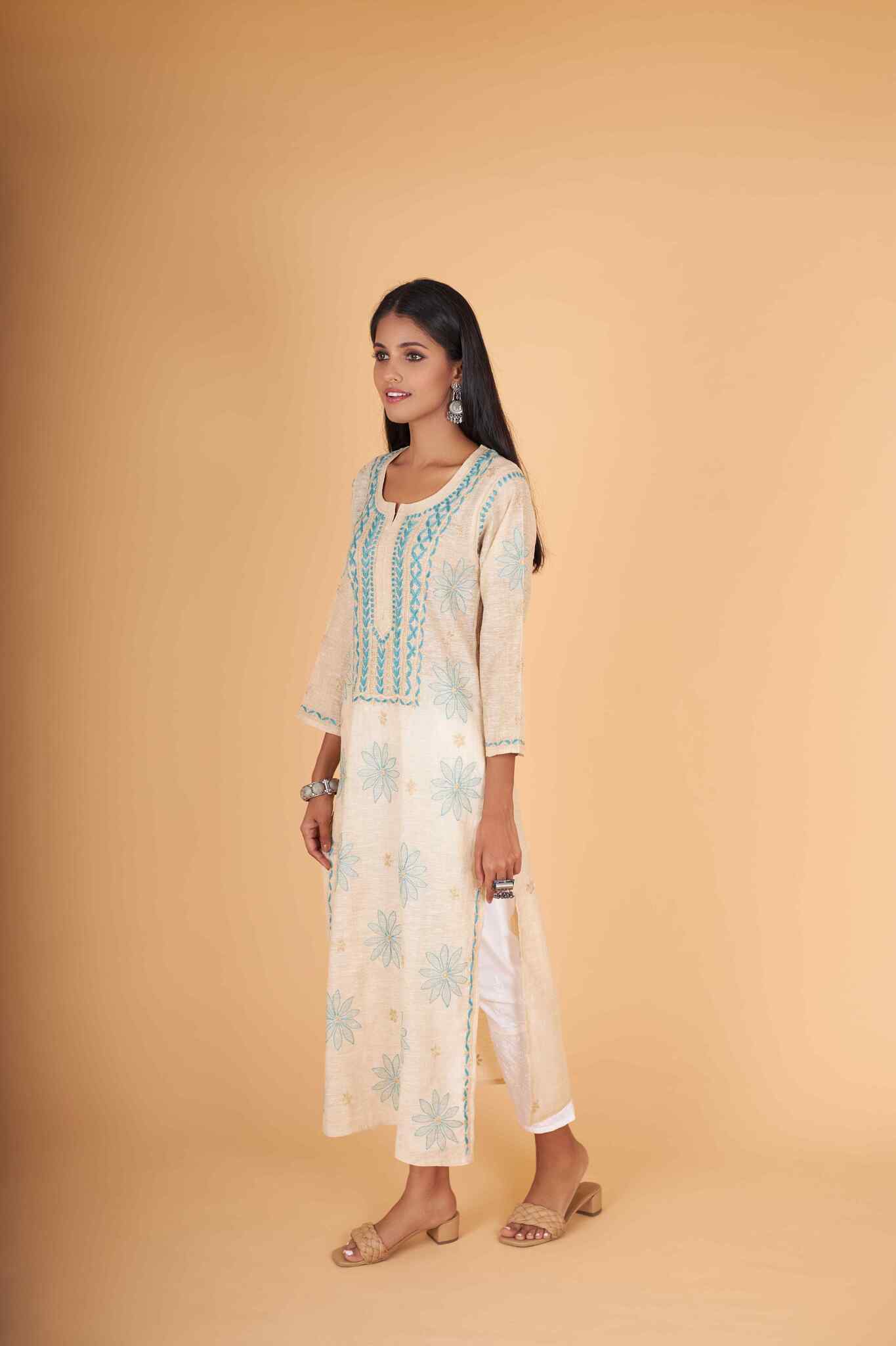 Arsh Handcrafted Gala Boota Khadi Cotton Kurti - arshchikan