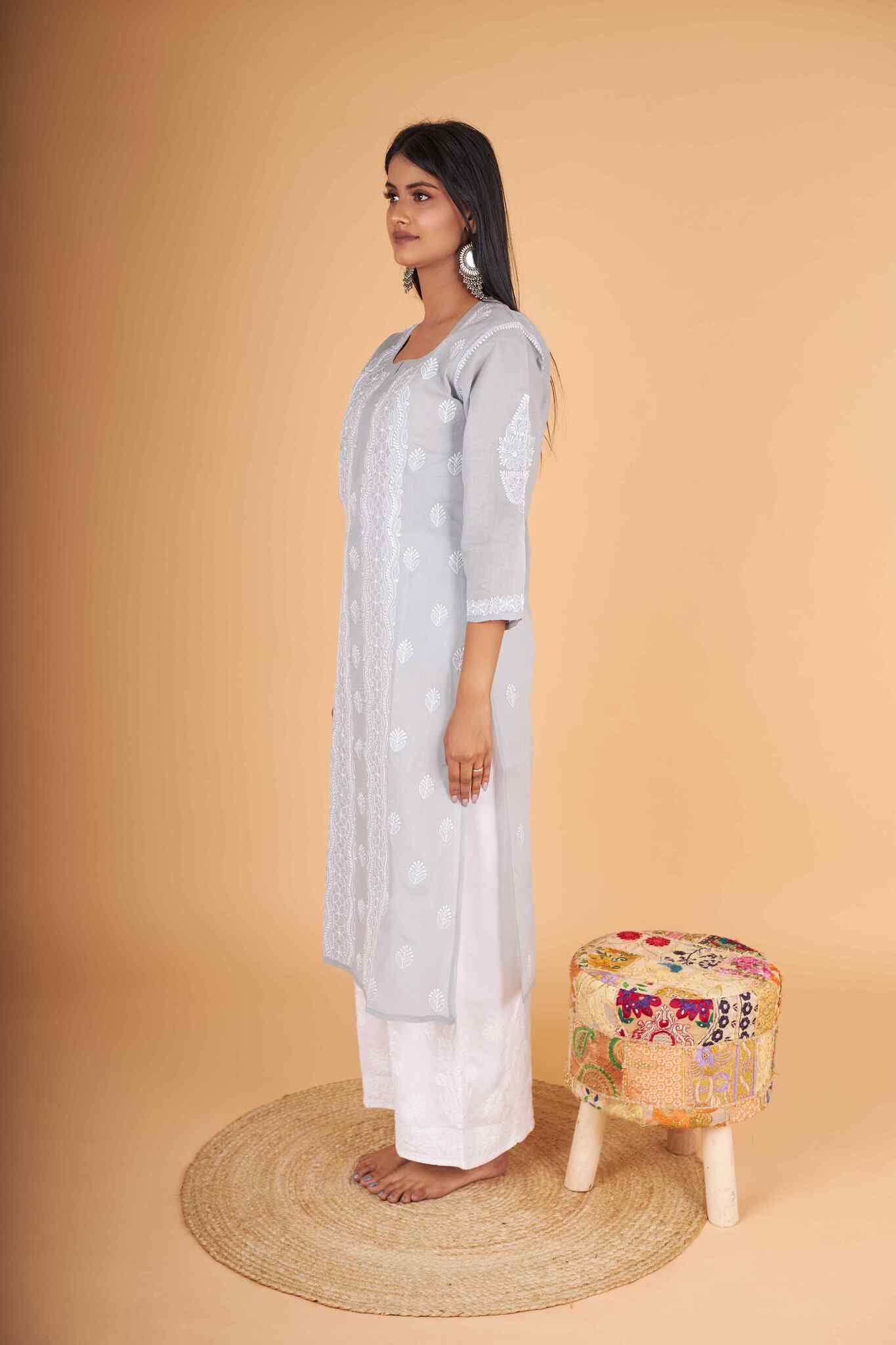 Arsh Handcrafted Grey Pure Cotton Chikan Kurti - arshchikan