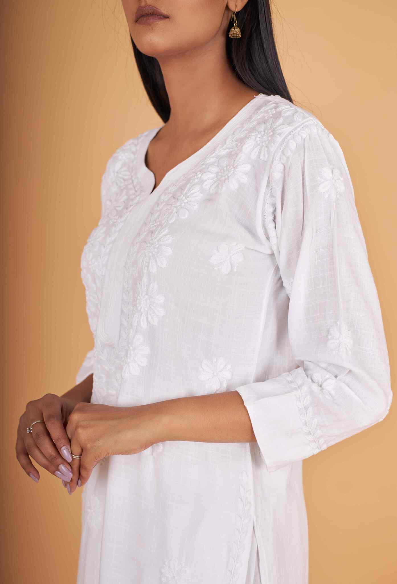 Arsh Handcrafted White Salab Cotton Chikankari Kurti - arshchikan