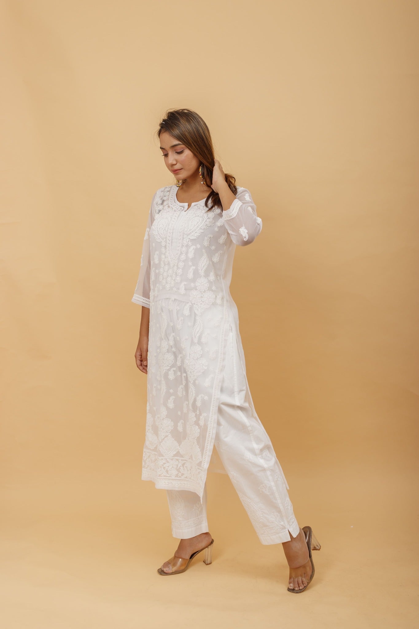Arsh Handcrafted White Semi Georgette Chikan Kurti - arshchikan