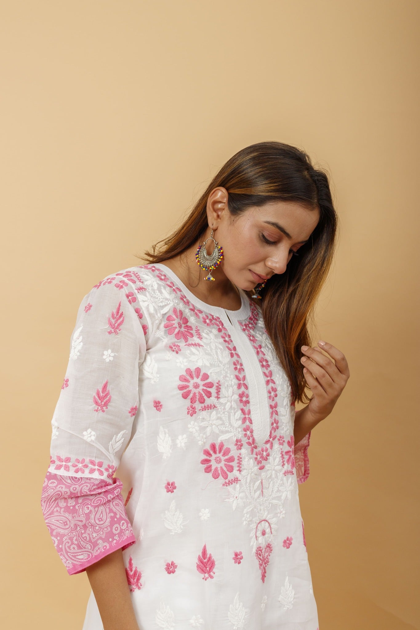 Arsh Handcrafted White and Pink Pure Cotton Chikankari Kairi Printed Kurti - arshchikan