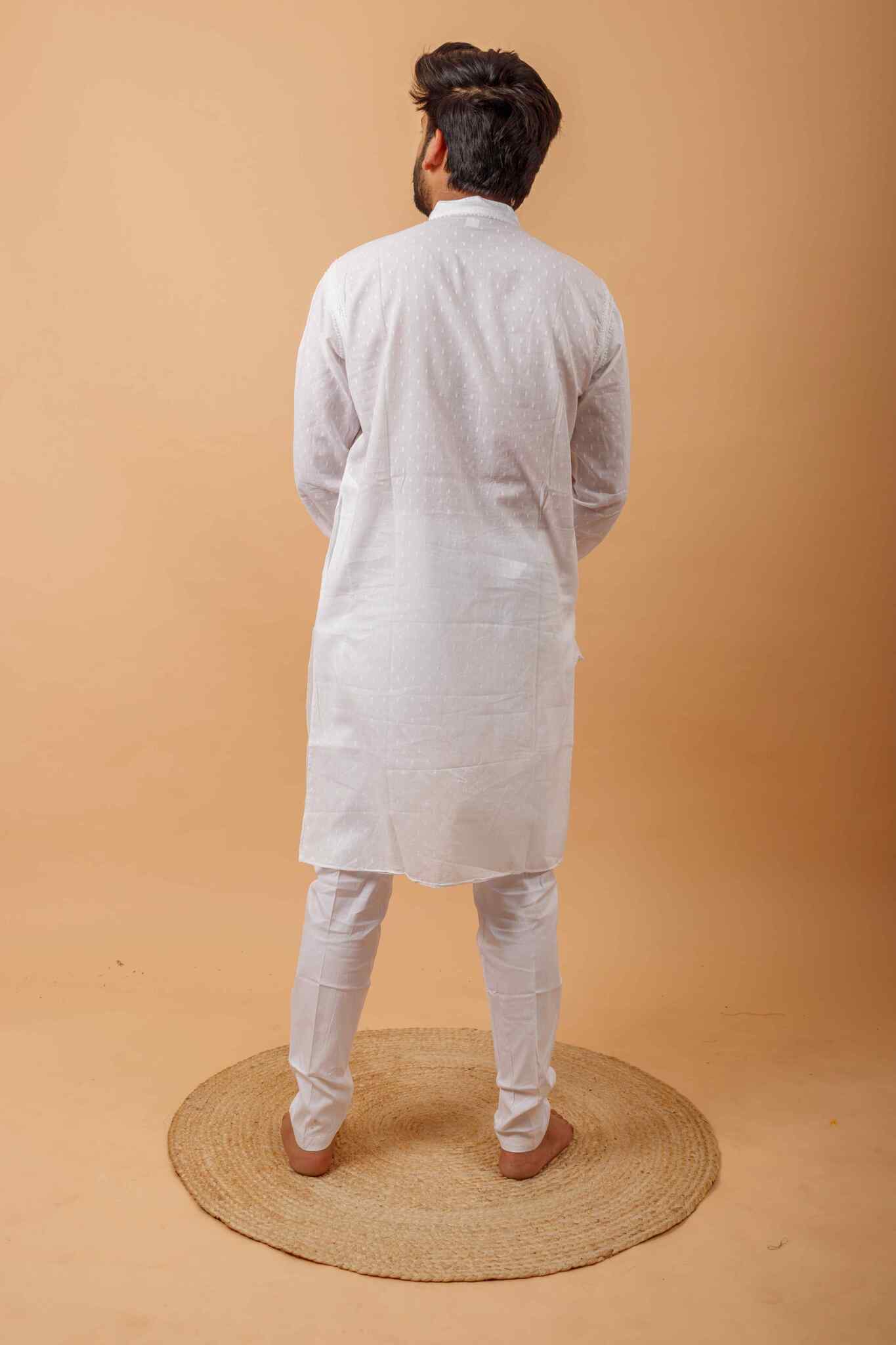 Arsh Handcrafted White Neck Embroidered Pure Cotton Men's Kurta - arshchikan