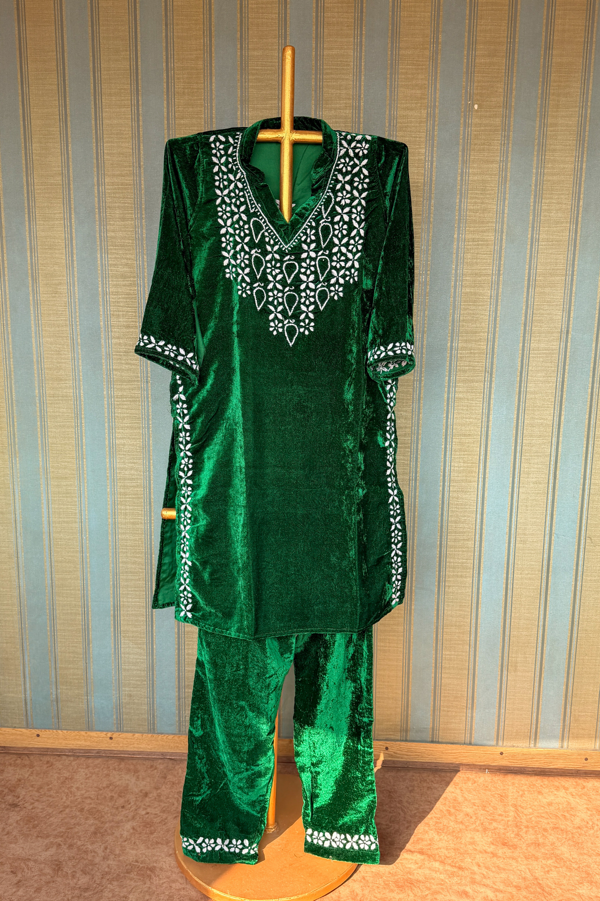 Arsh Hand Embroidered Velvet Chikankari Semi Stiched Coord Set