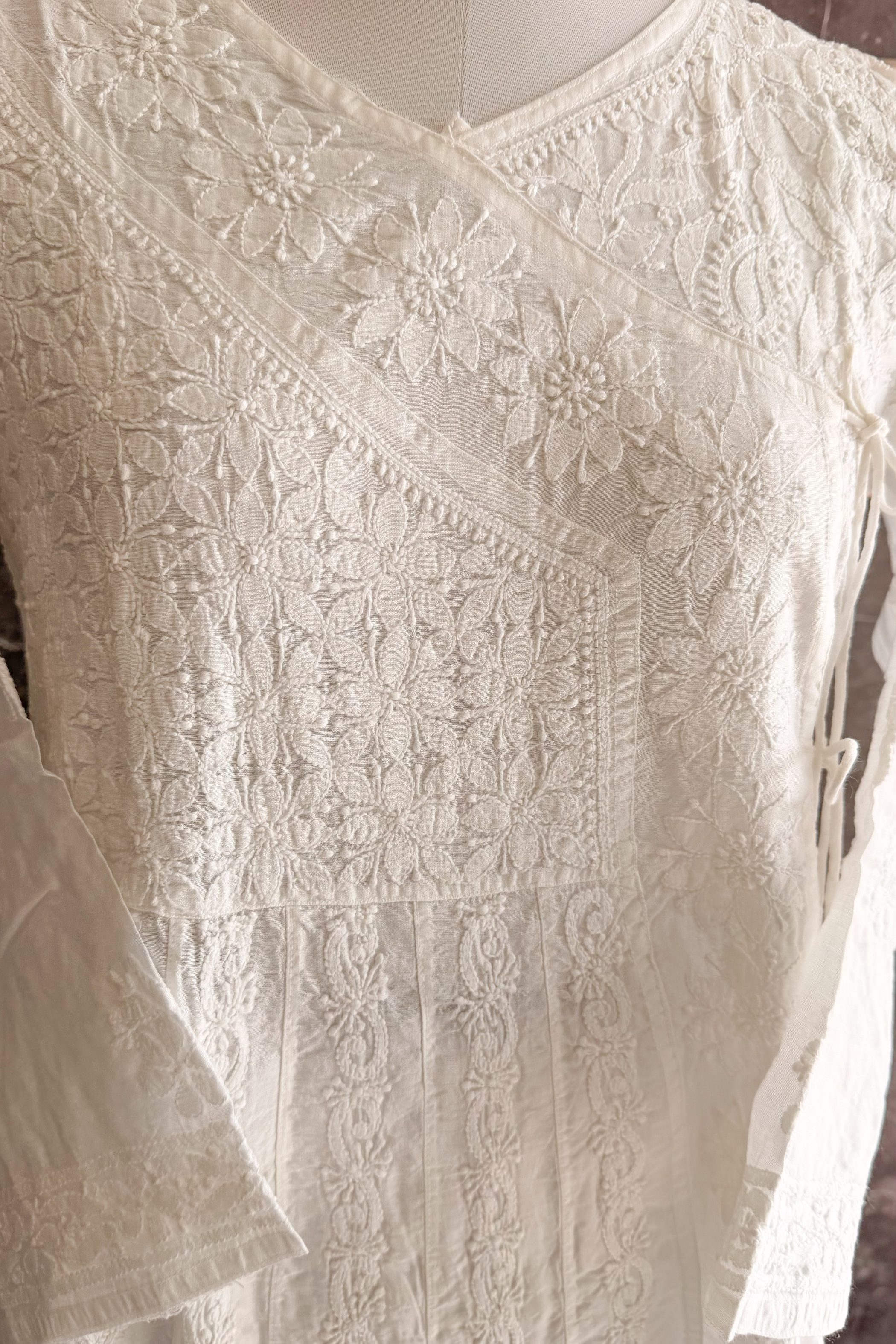 Arsh Handcrafted Pure Cotton White Chikan Angarkha - arshchikan